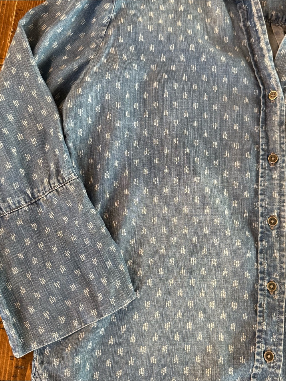 Cloth & Stone Denim Distressed Button Down with White Pattern Sz Medium EUC - Picture 2 of 9